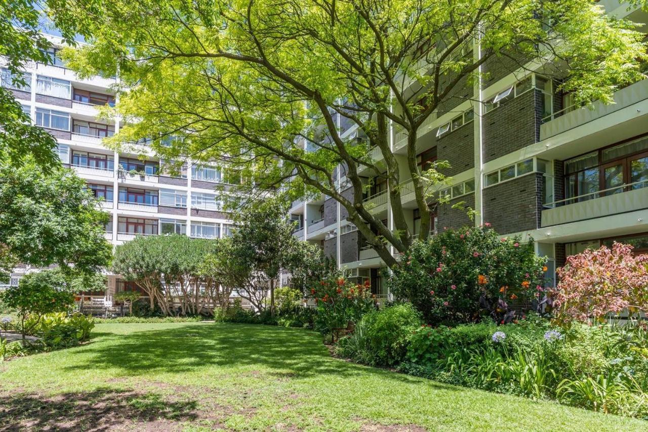 Tranquil Garden Studio With Pool Mountain Views เคปทาวน์ ภายนอก รูปภาพ